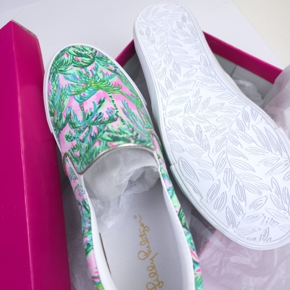 New Lilly Pulitzer Women's Palm Print Slip-On Shoes - Green and Pink Sz … - Picture 3 of 8